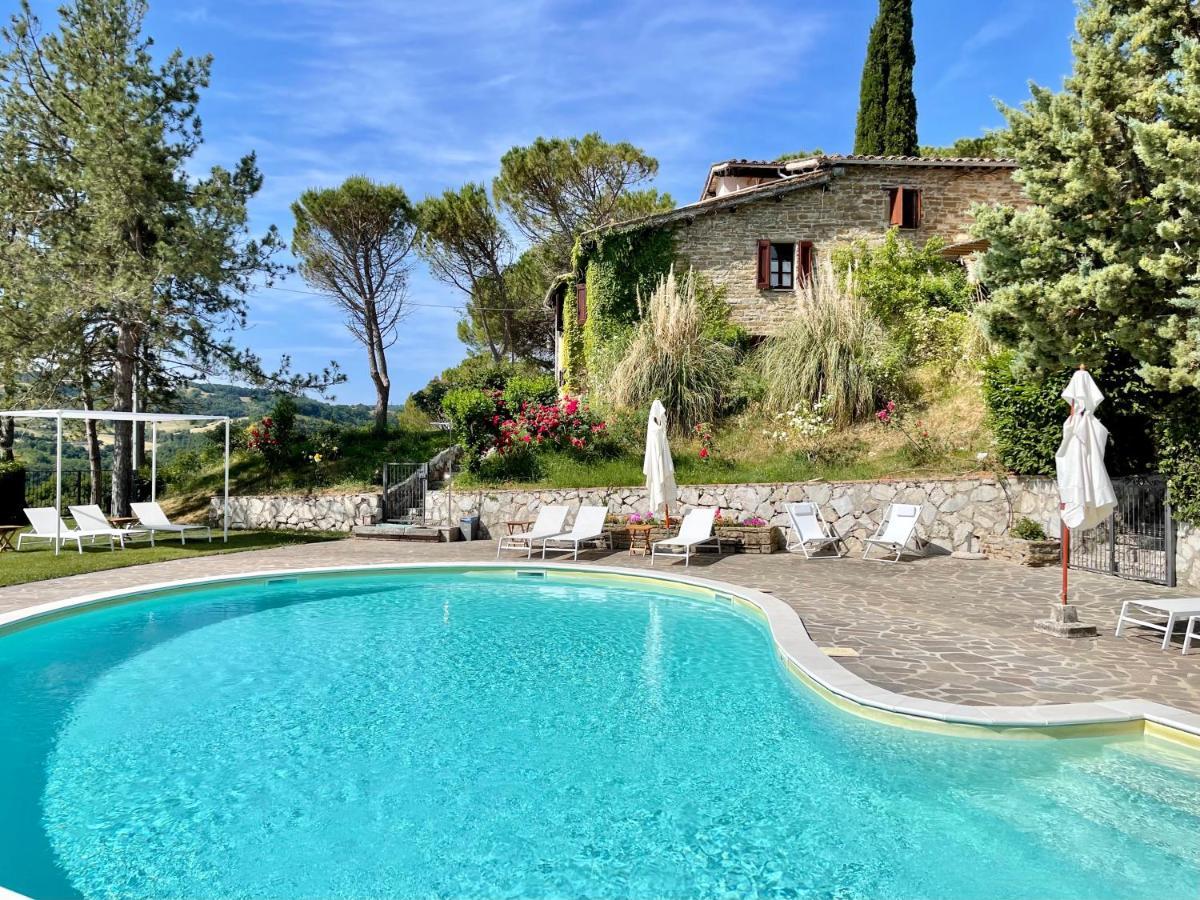 La Panoramica Gubbio - Maison De Charme - Casette E Appartamenti Self Catering Per Vacanze Meravigliose! Bagian luar foto
