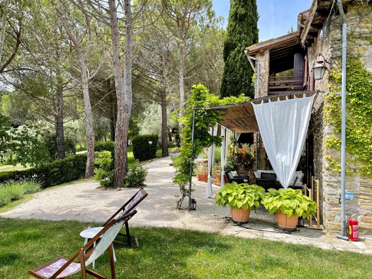 La Panoramica Gubbio - Maison De Charme - Casette E Appartamenti Self Catering Per Vacanze Meravigliose! Bagian luar foto