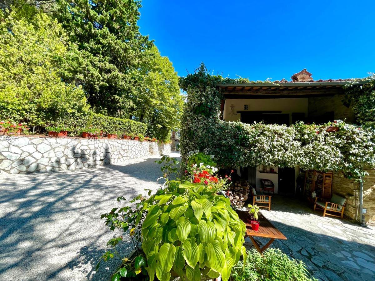 La Panoramica Gubbio - Maison De Charme - Casette E Appartamenti Self Catering Per Vacanze Meravigliose! Bagian luar foto
