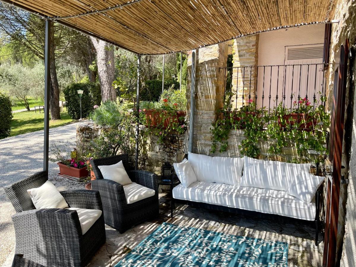 La Panoramica Gubbio - Maison De Charme - Casette E Appartamenti Self Catering Per Vacanze Meravigliose! Bagian luar foto