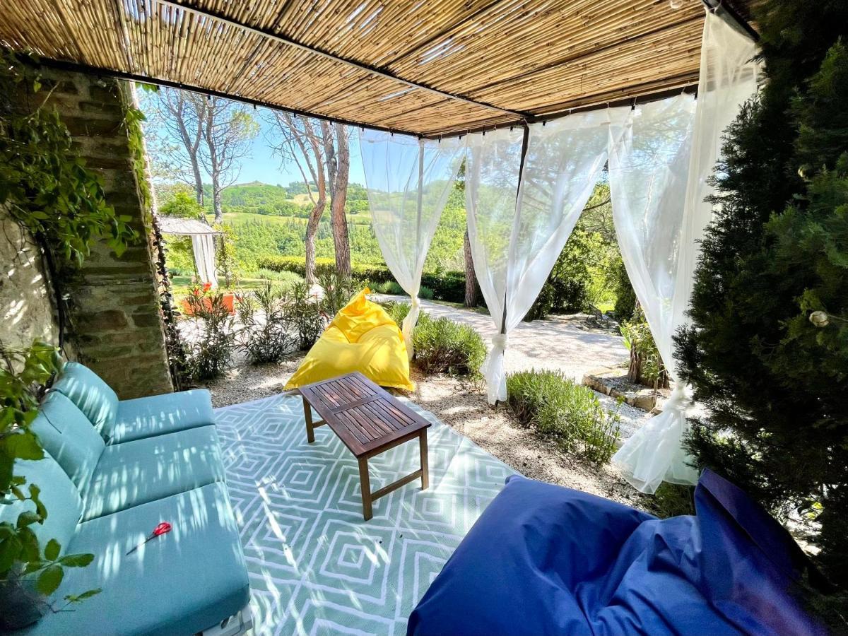 La Panoramica Gubbio - Maison De Charme - Casette E Appartamenti Self Catering Per Vacanze Meravigliose! Bagian luar foto