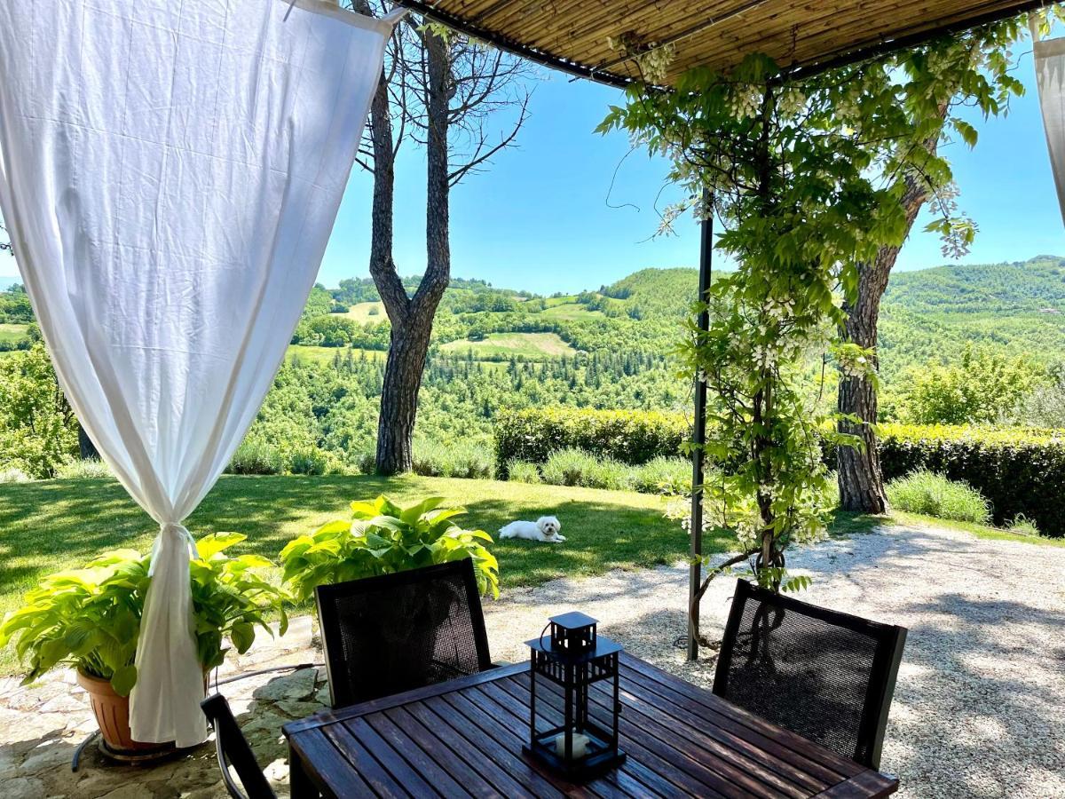 La Panoramica Gubbio - Maison De Charme - Casette E Appartamenti Self Catering Per Vacanze Meravigliose! Bagian luar foto